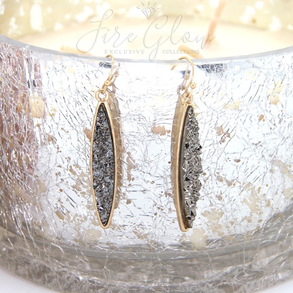 Teardrop / Marquise Platinum tone Druzy Earrings - Picture 5 of 8